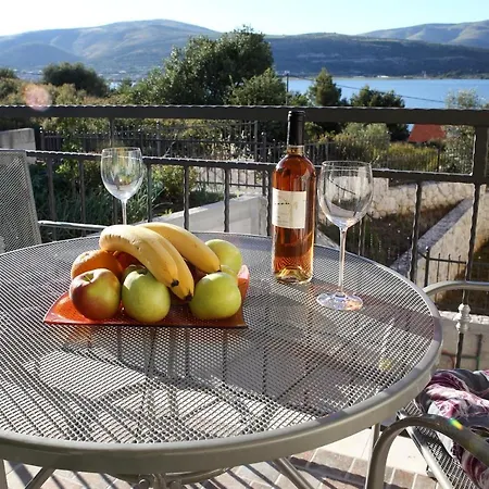 Apartment Matea Trogir Exterior photo
